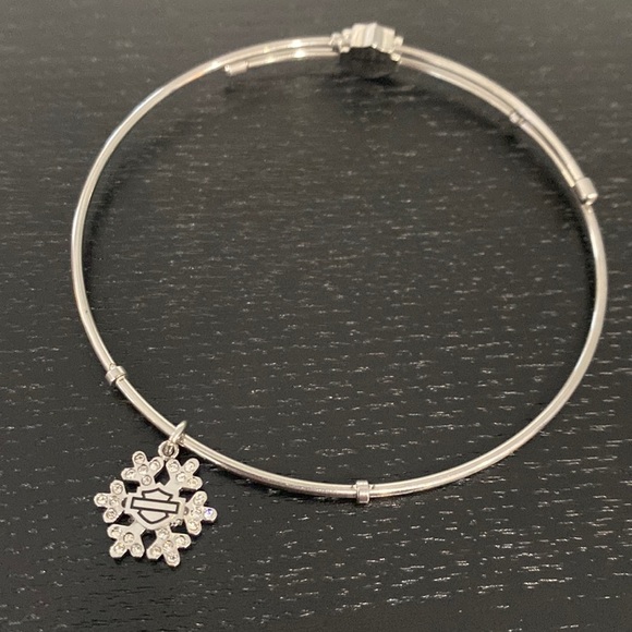 Harley-Davidson Silver Holiday Snowflake Charm Bangle Adjustable Bracelet - Picture 1 of 6